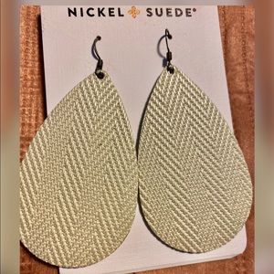 Nickel & Suede soft pearl medium leather earrings. NWT